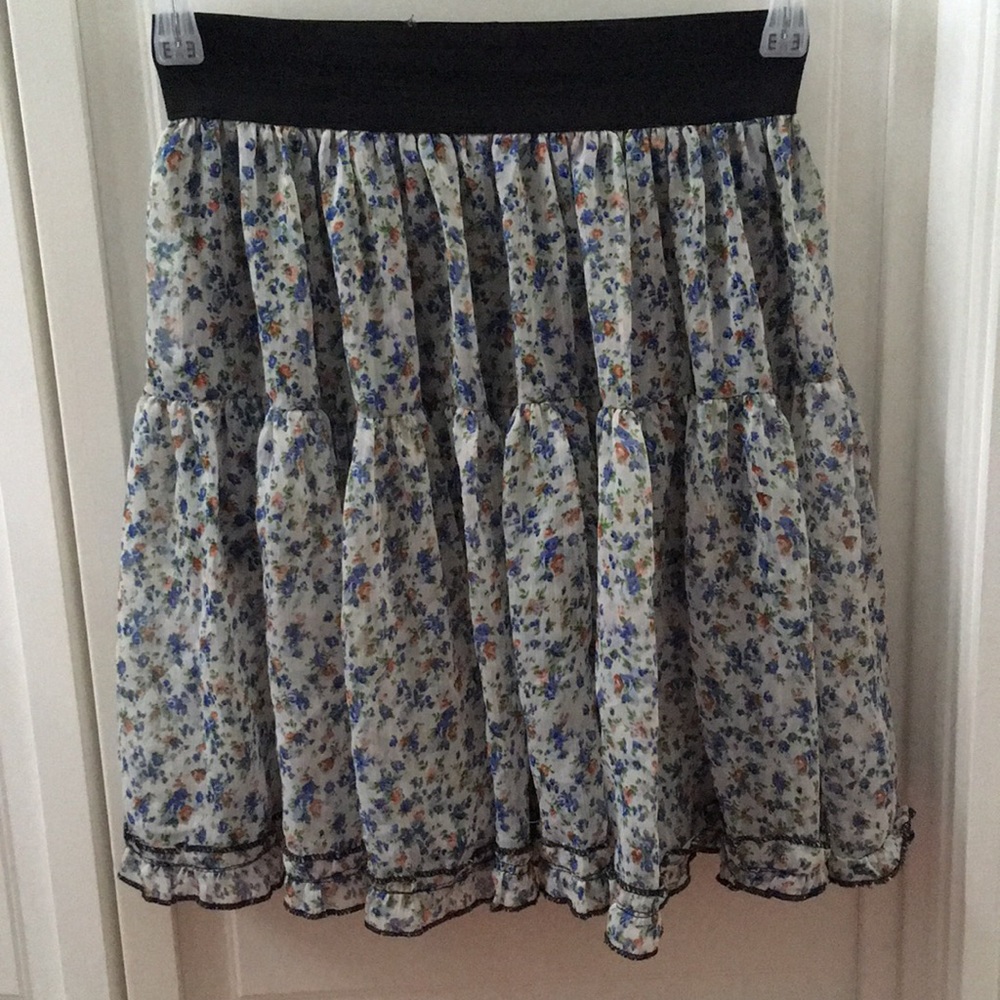 Floral mini skirt
